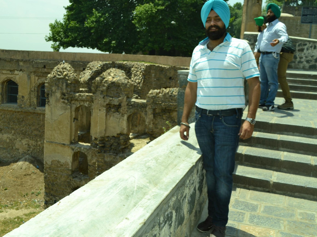 Makhdoom Sahib Shrine-斯利那加必去景点