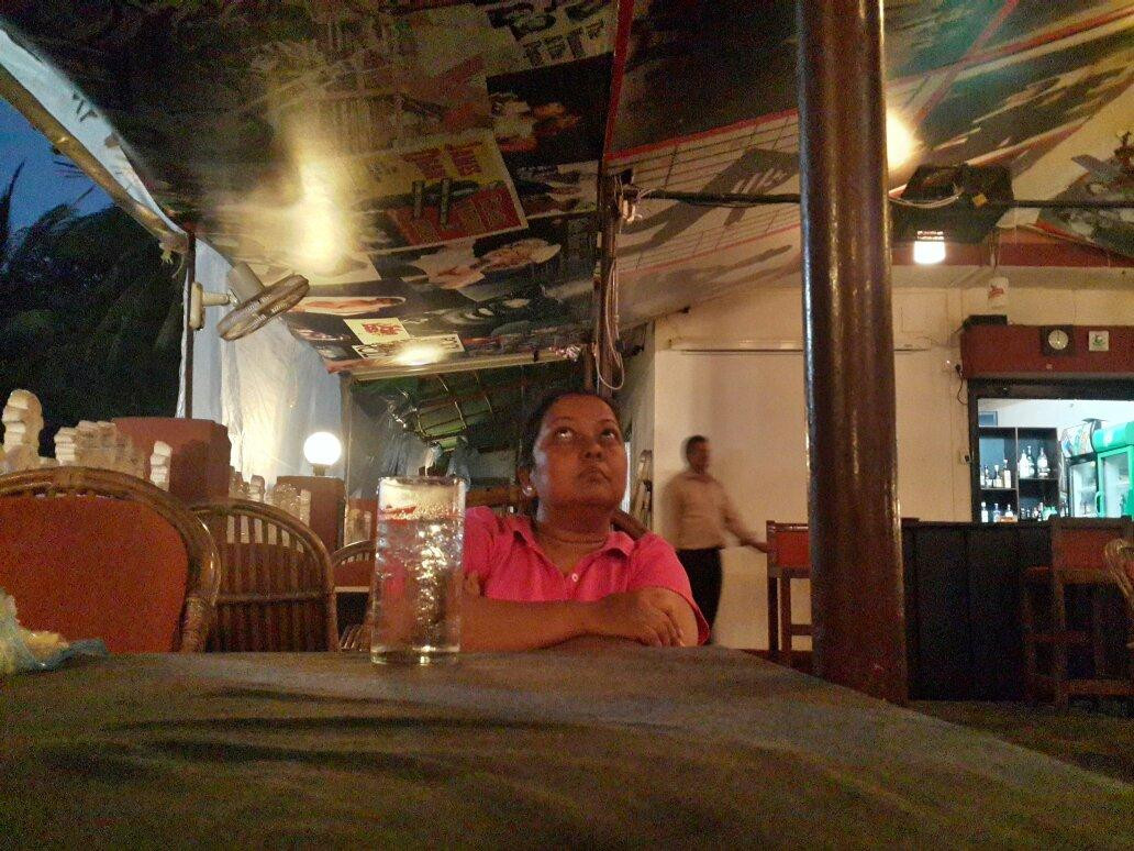 The World Famous Decades Bar-加兰古特必去景点