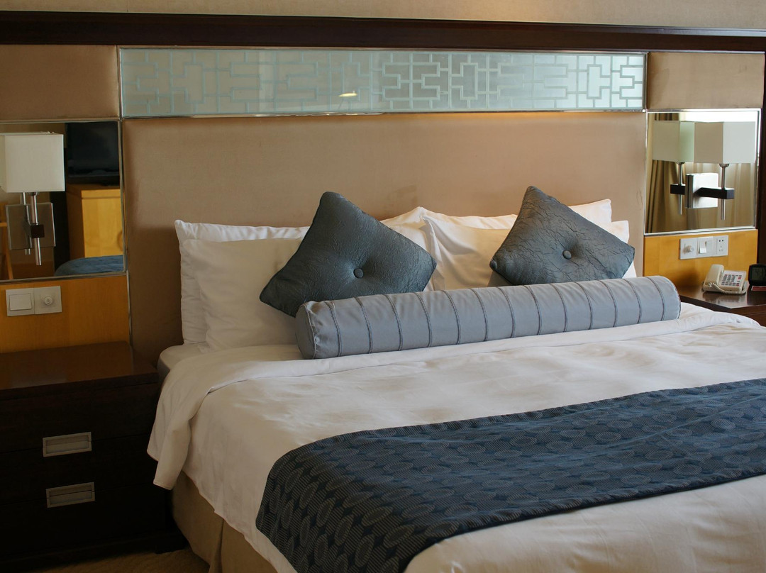 上海复旦皇冠假日酒店主图