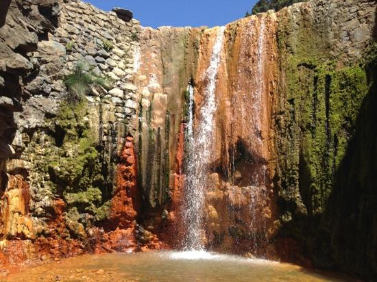 El Jesus旅游景点-Cascada de los Colores, Barranco de las Angustias
