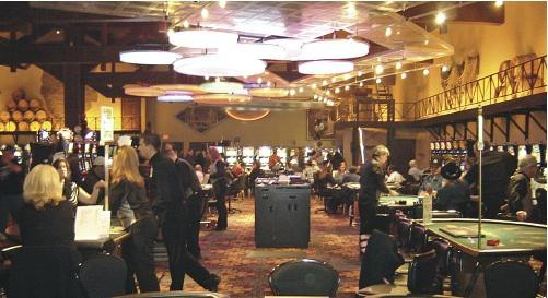 Twin Pine Hotel主图