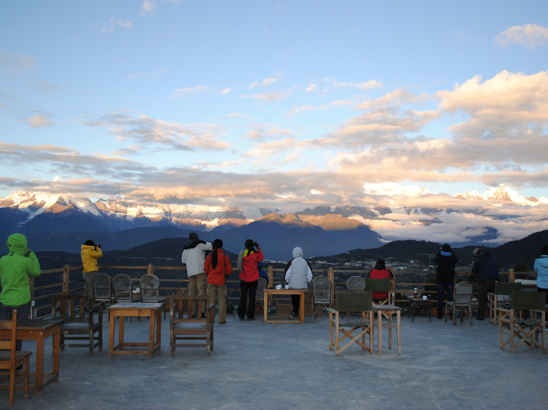 德钦季候鸟雪山旅馆主图