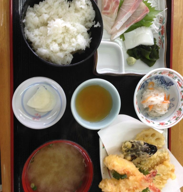 お食事処 ぴんぴんや ゆたか丸