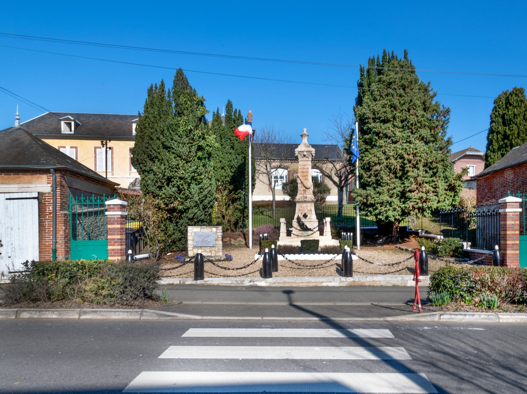 Monument aux Morts de Bézu-Saint-Eloi景点图片