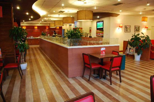 宜必思酒店(成都火车南站桐梓林地铁站店)主图