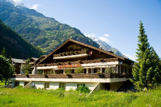 Premium Apartments @ Monte Rosa
