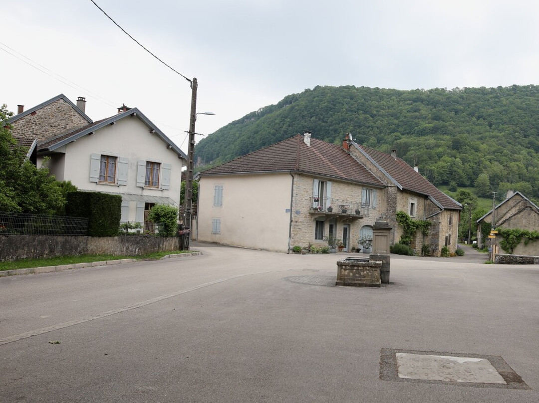 Fontaine rue du chalet