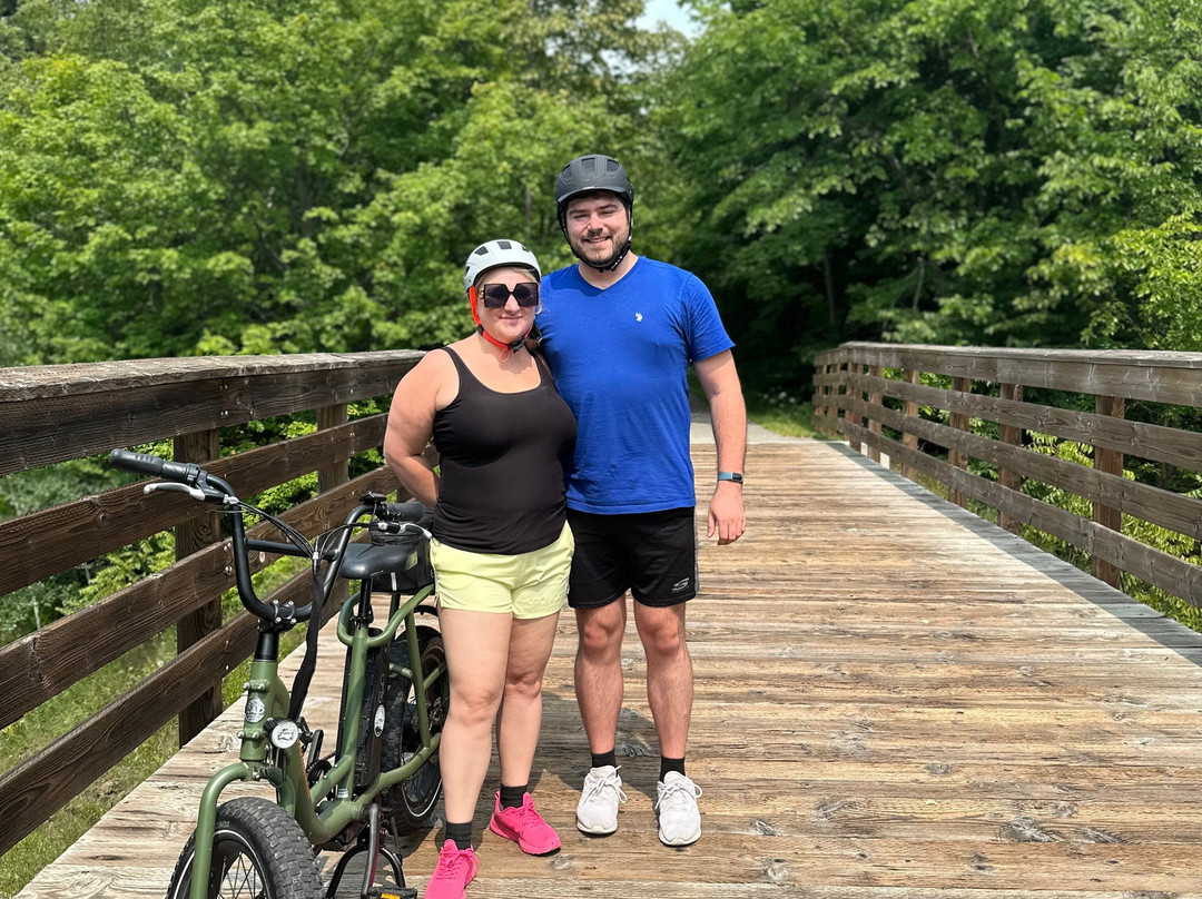 Charter Sailing and E-bike Tours-特拉弗斯城必去景点