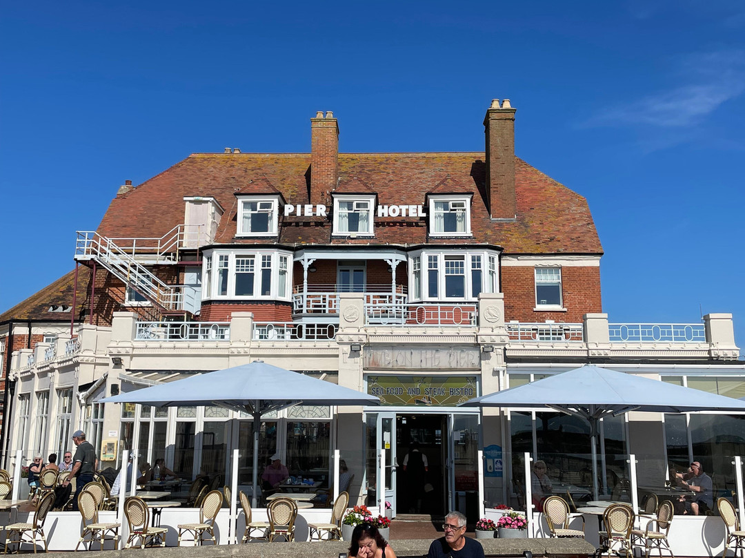 Pier Hotel主图
