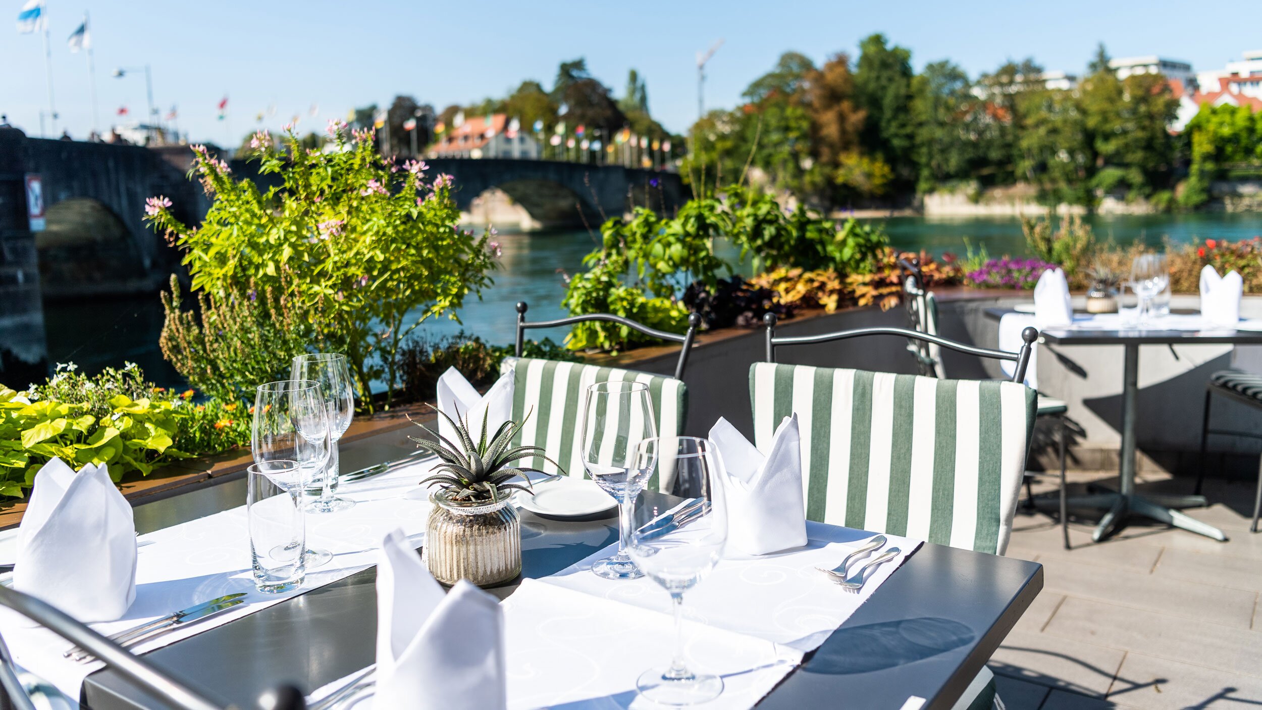 Hotel Schiff am Rhein-餐饮