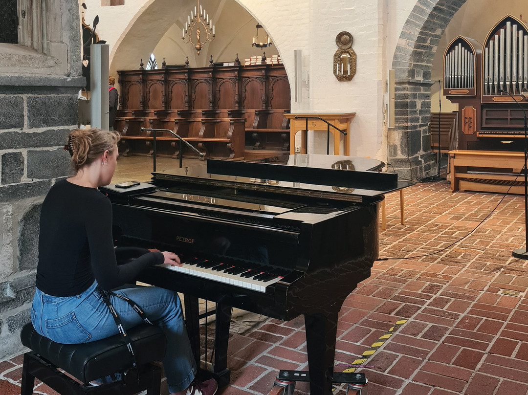 Sankta Maria Kyrka-于斯塔德必去景点