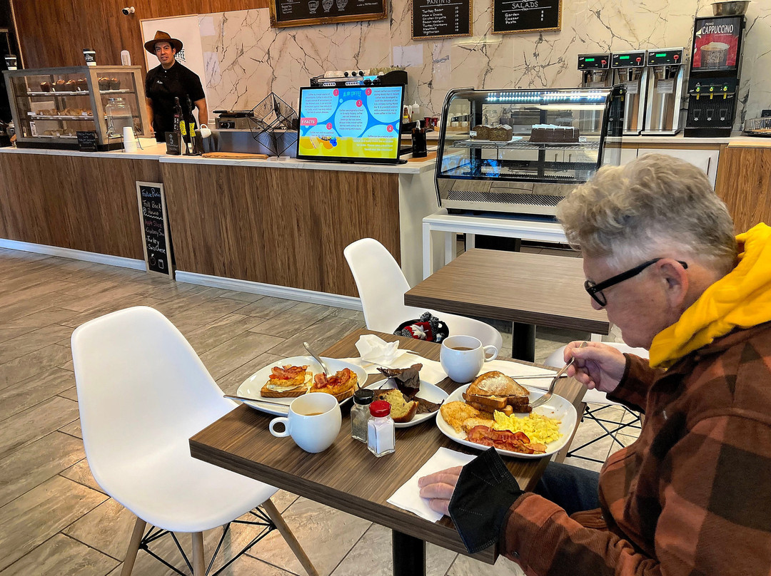 Alibi Cocktail and Coffee Bar景点图片