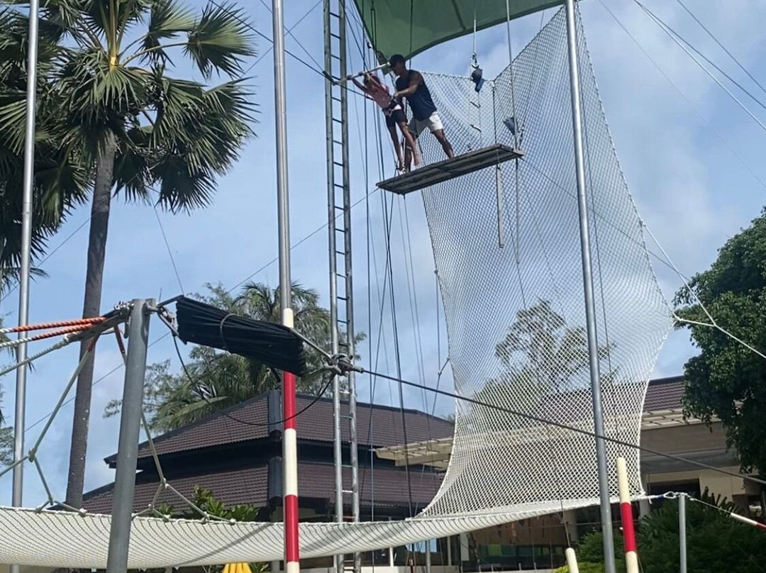 普吉岛地中海度假酒店主图