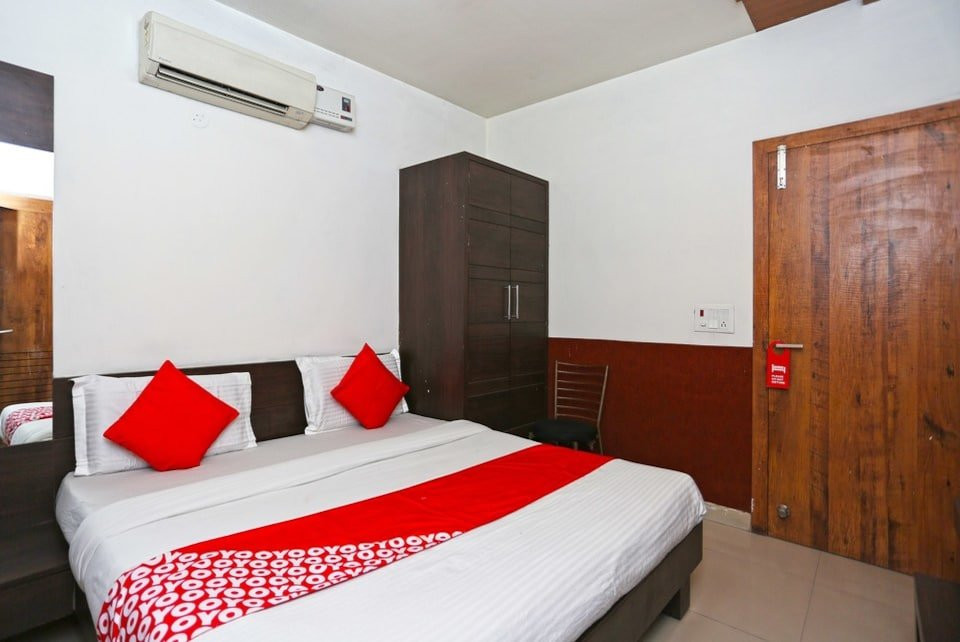 OYO Hotel Paras主图