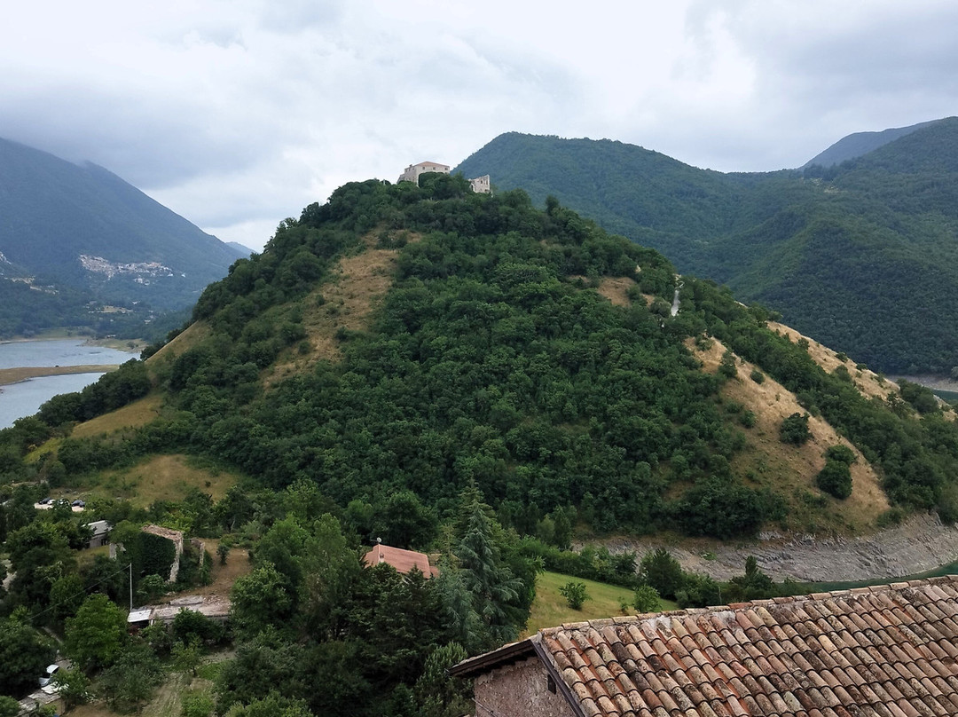 Lago del Turano景点图片
