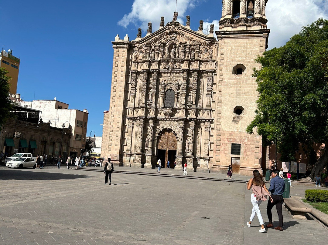 Plaza del Carmen景点图片