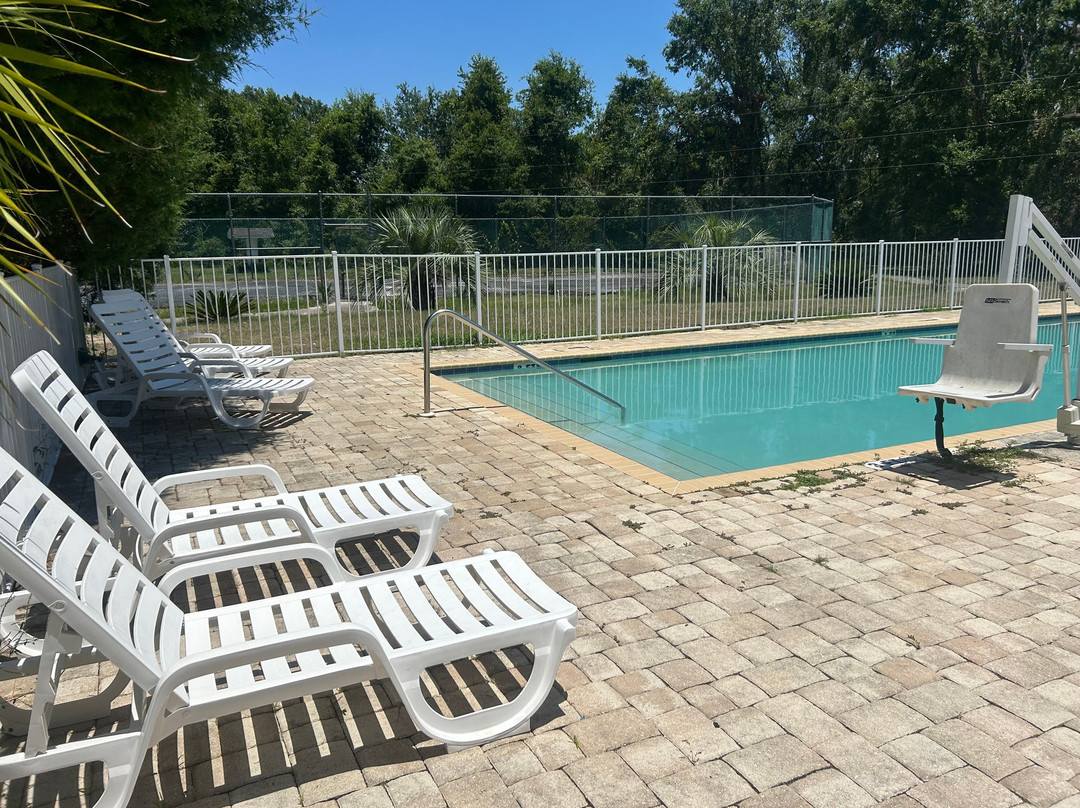 Deerwood Inn Motel & Resort