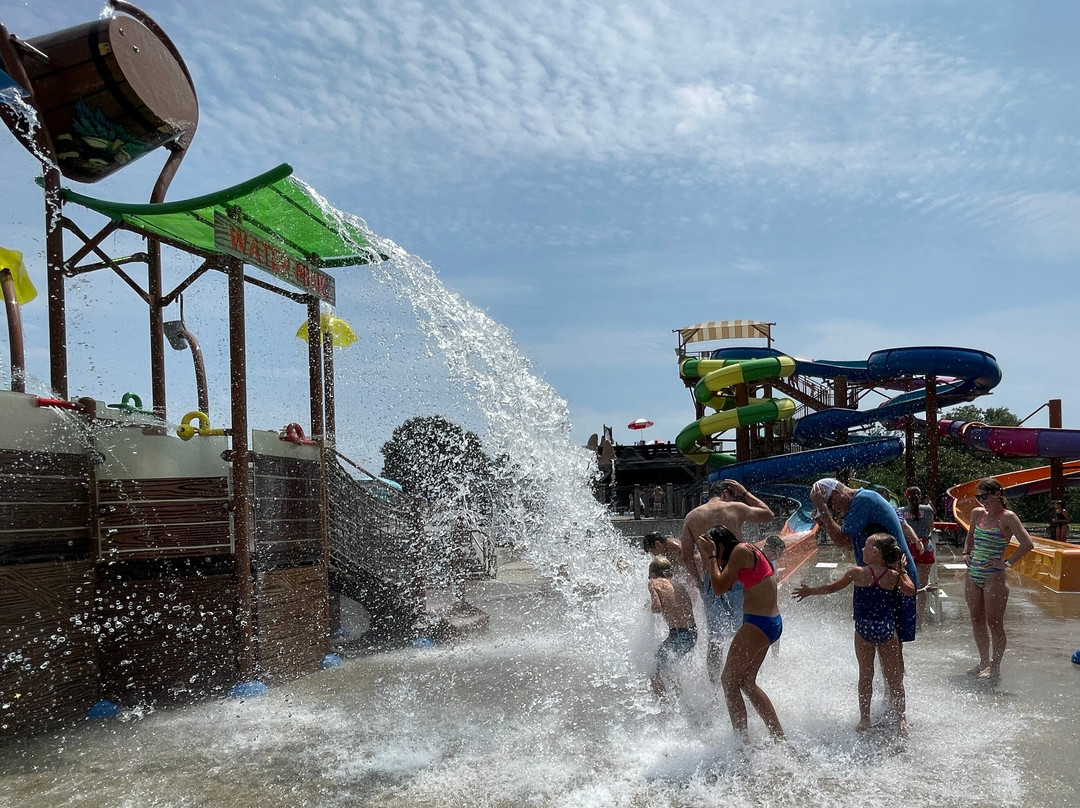 Water Mine Family Swimmin' Hole景点图片