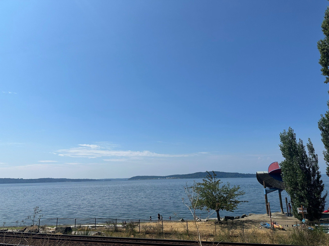 Sunnyside Beach景点图片