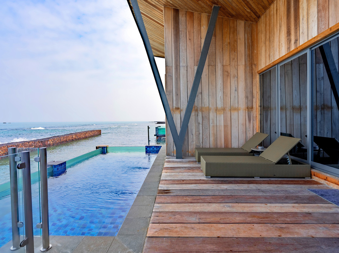 阿斯顿安亚海滩酒店主图