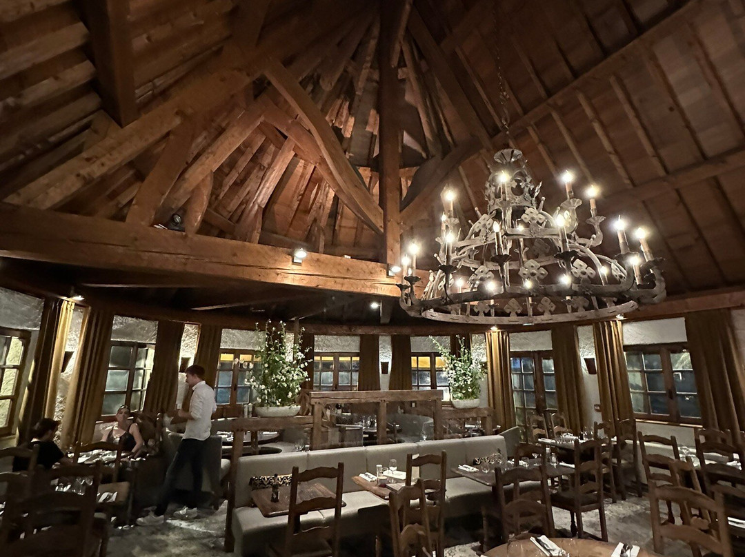 La Flambee Hotel-Restaurant主图