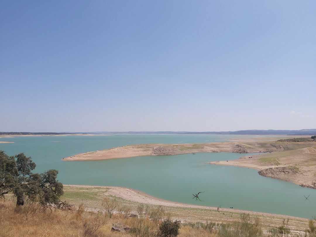 Embalse de Valdecanas景点图片