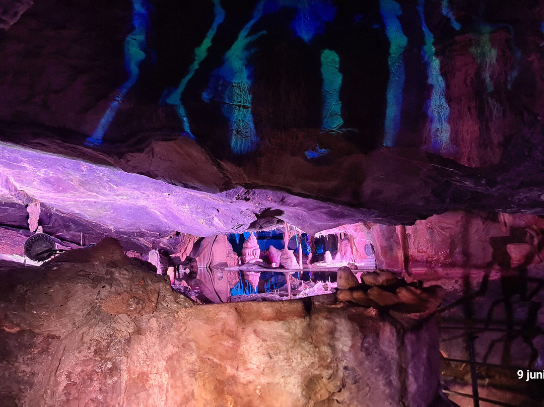 Cox's Cave-Cheddar必去景点