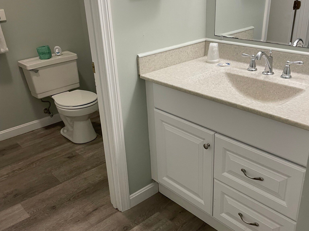 Lighthouse Inn & Suites主图