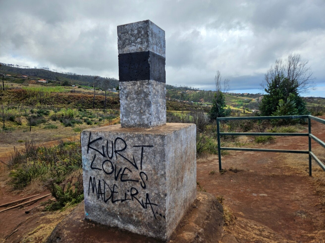 Miradouro do Pico Vermelho-Ponta do Pargo必去景点