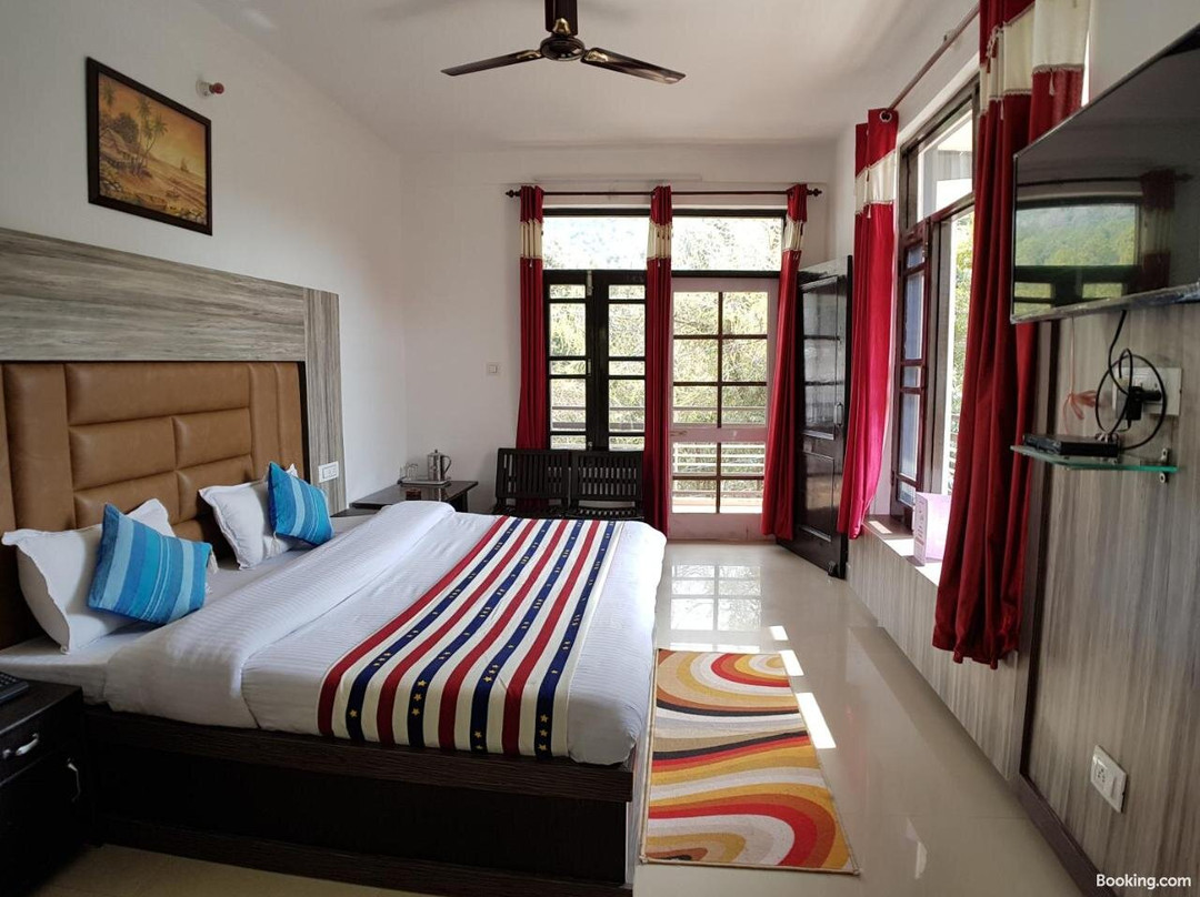 Hotel Satyadev Grand主图