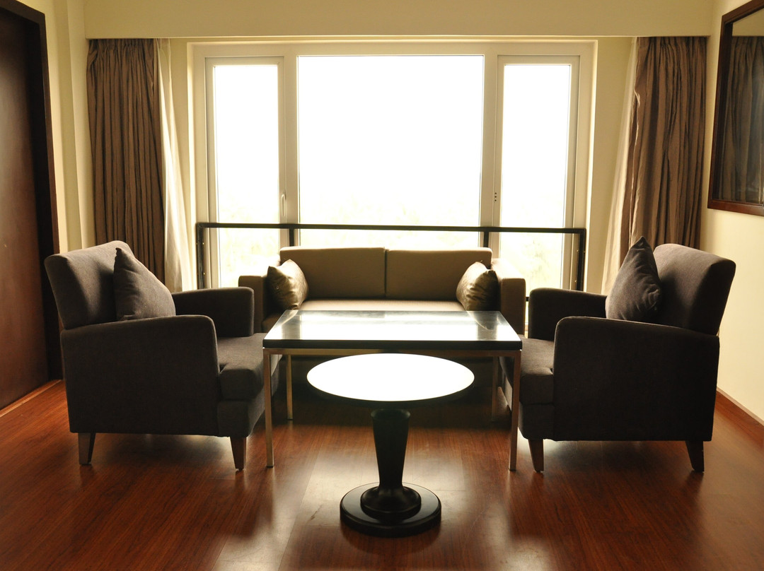 The Regency Hotel主图