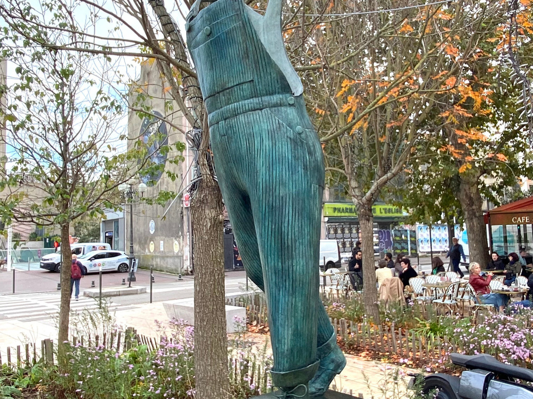 Statue de Coluche景点图片