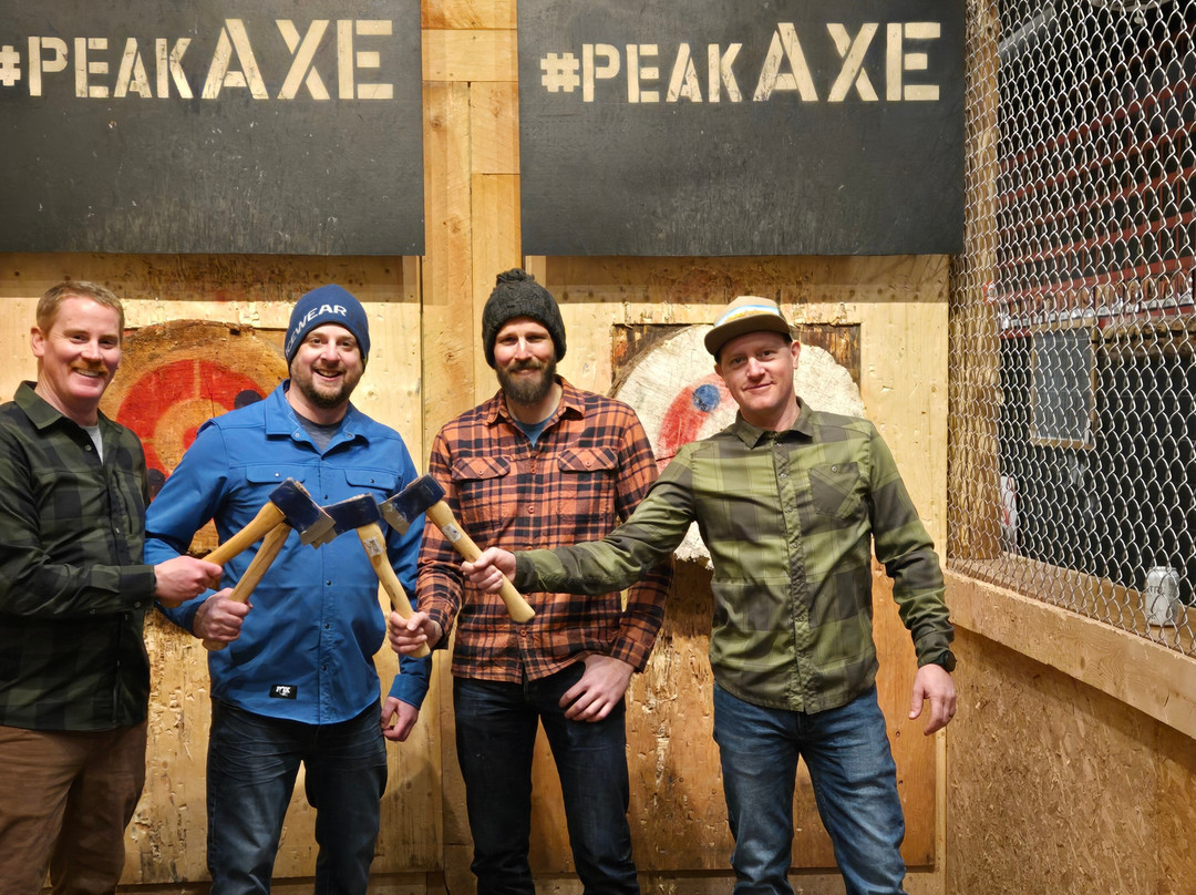 Peak Axe Throwing-雷夫尔斯托克必去景点