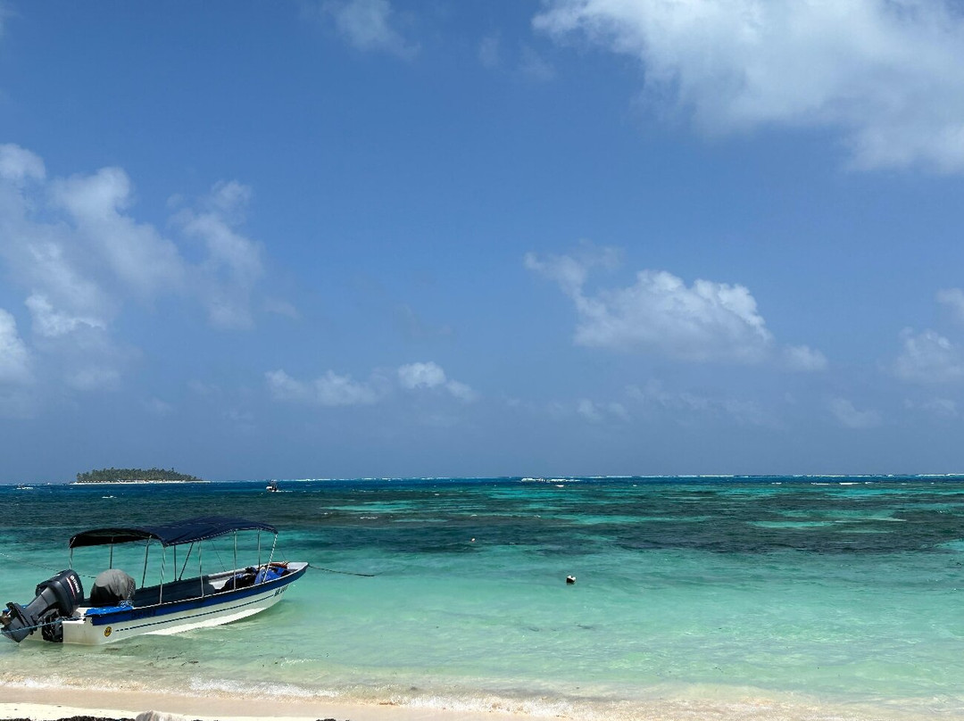 Playa de Spratt Bight景点图片