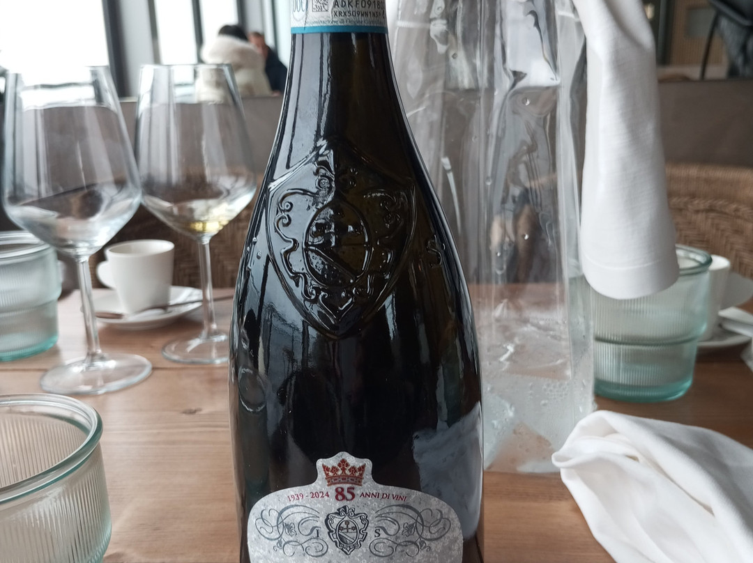 Lounge Bar La Noce-Angera必去景点