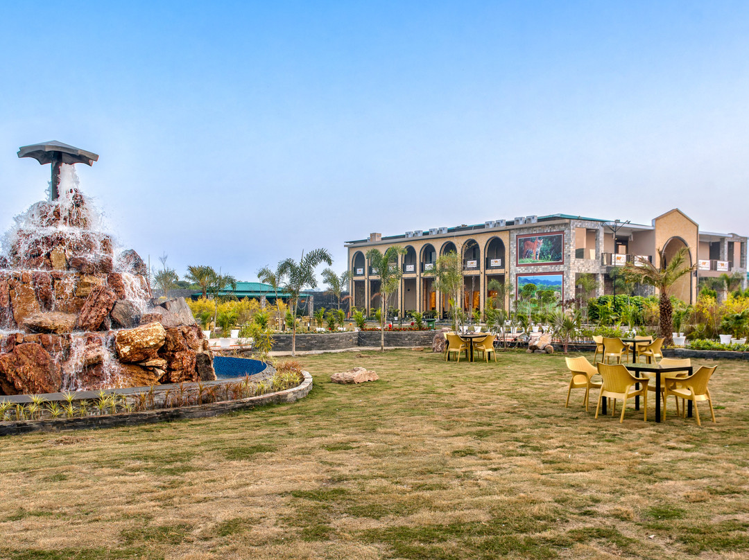 Corbett Elegant Retreat