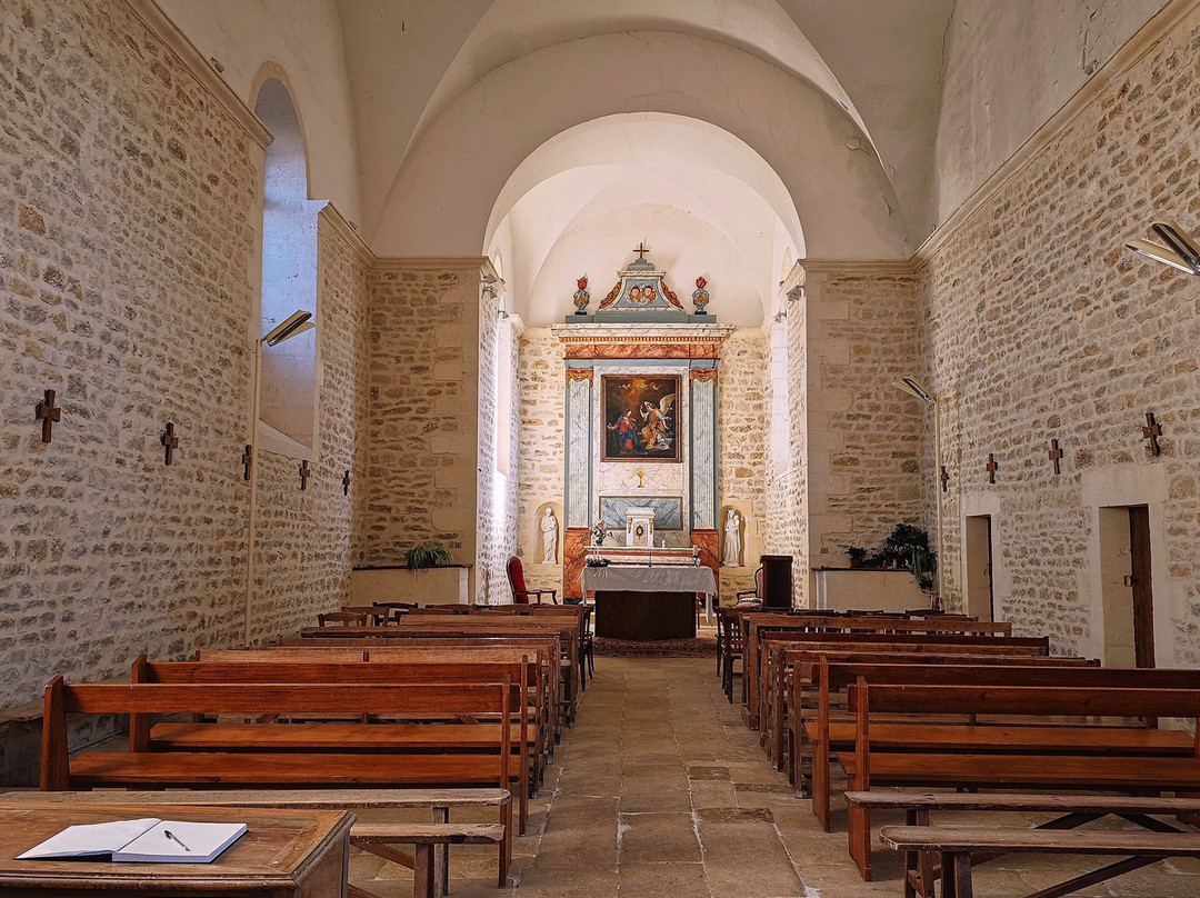 Église Saint-Mathurin de La Benâte景点图片
