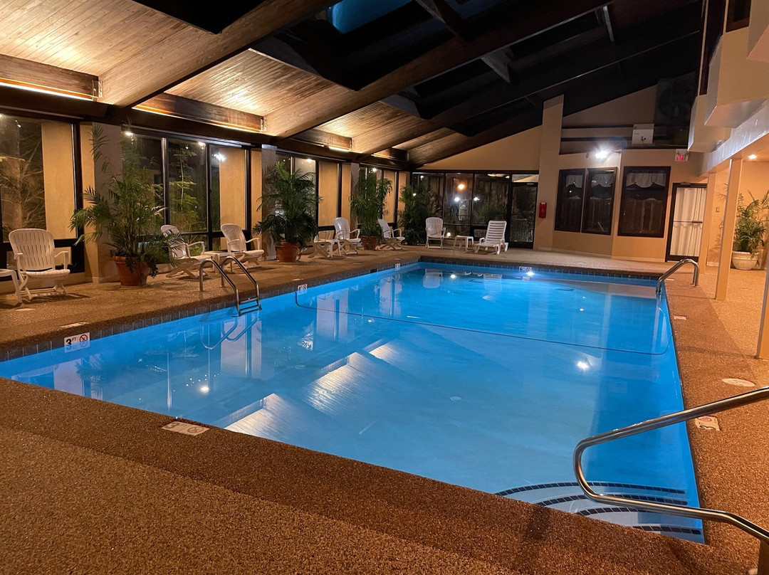 Meadowbrook Inn主图