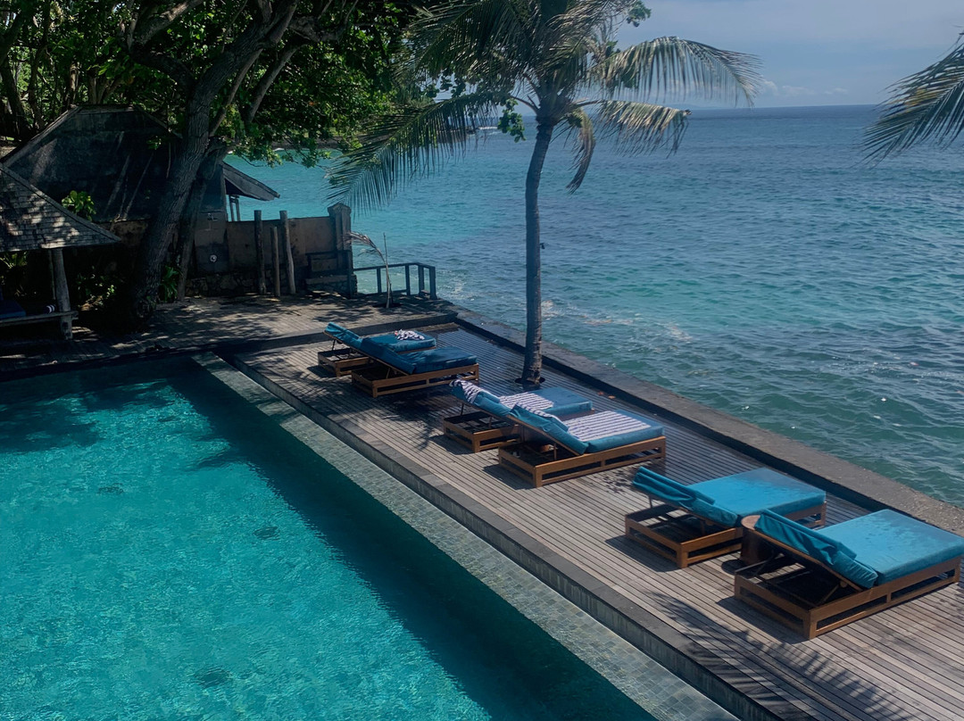 西龙目岛吉瓦三泰别墅主图