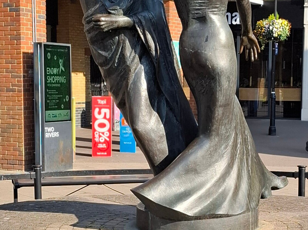 Time Contiuum Statue-斯坦斯必去景点