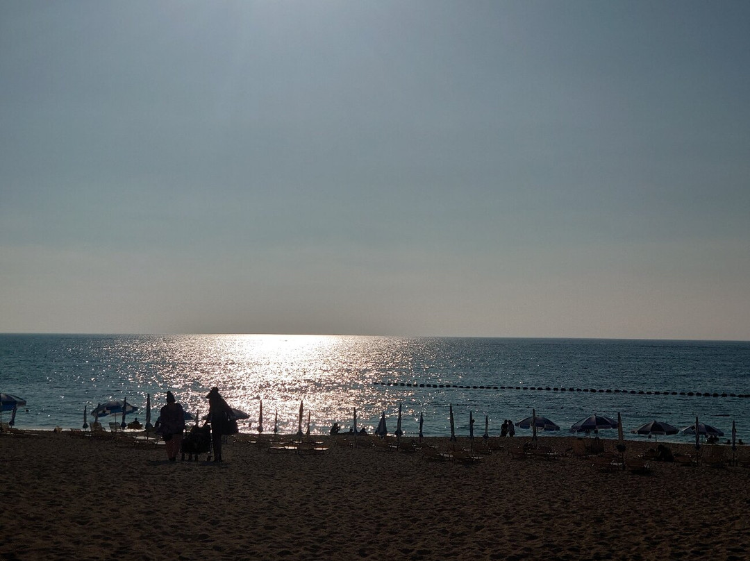 Moon Beach景点图片