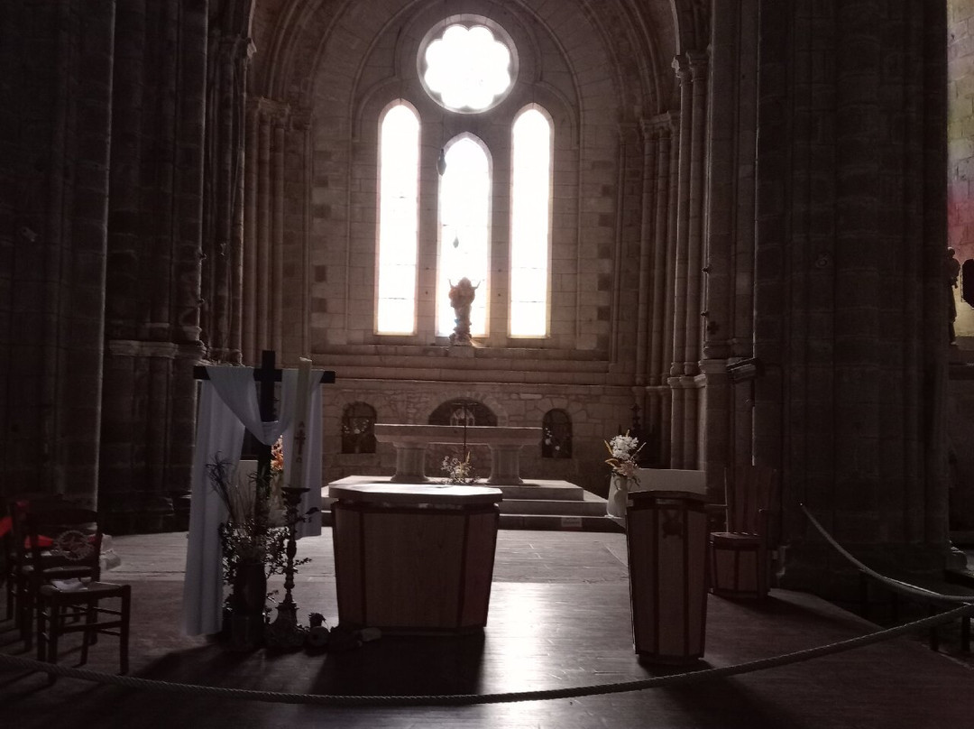 Église Notre-Dame-La Souterraine必去景点