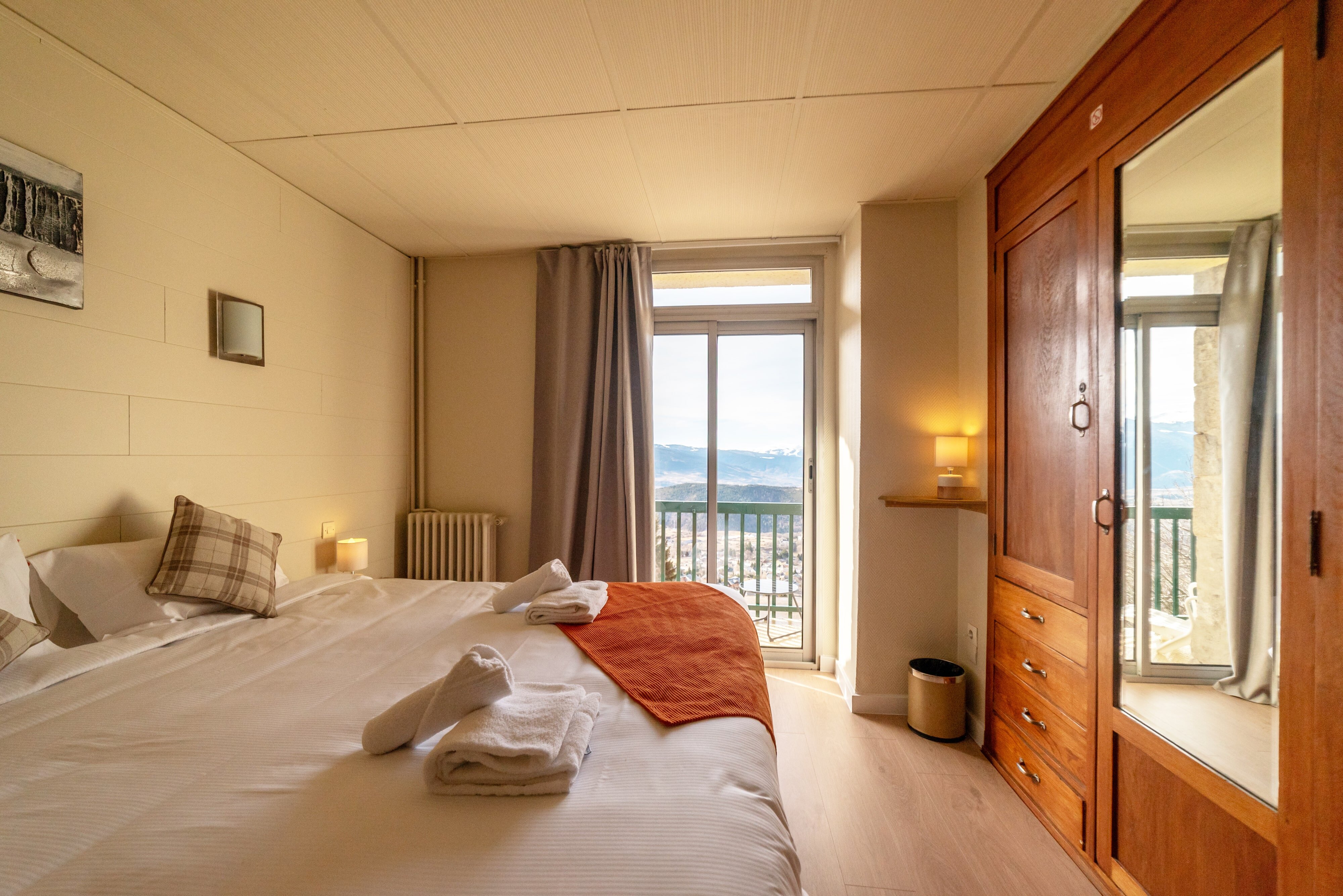 Pyrenees Hotel-客卧