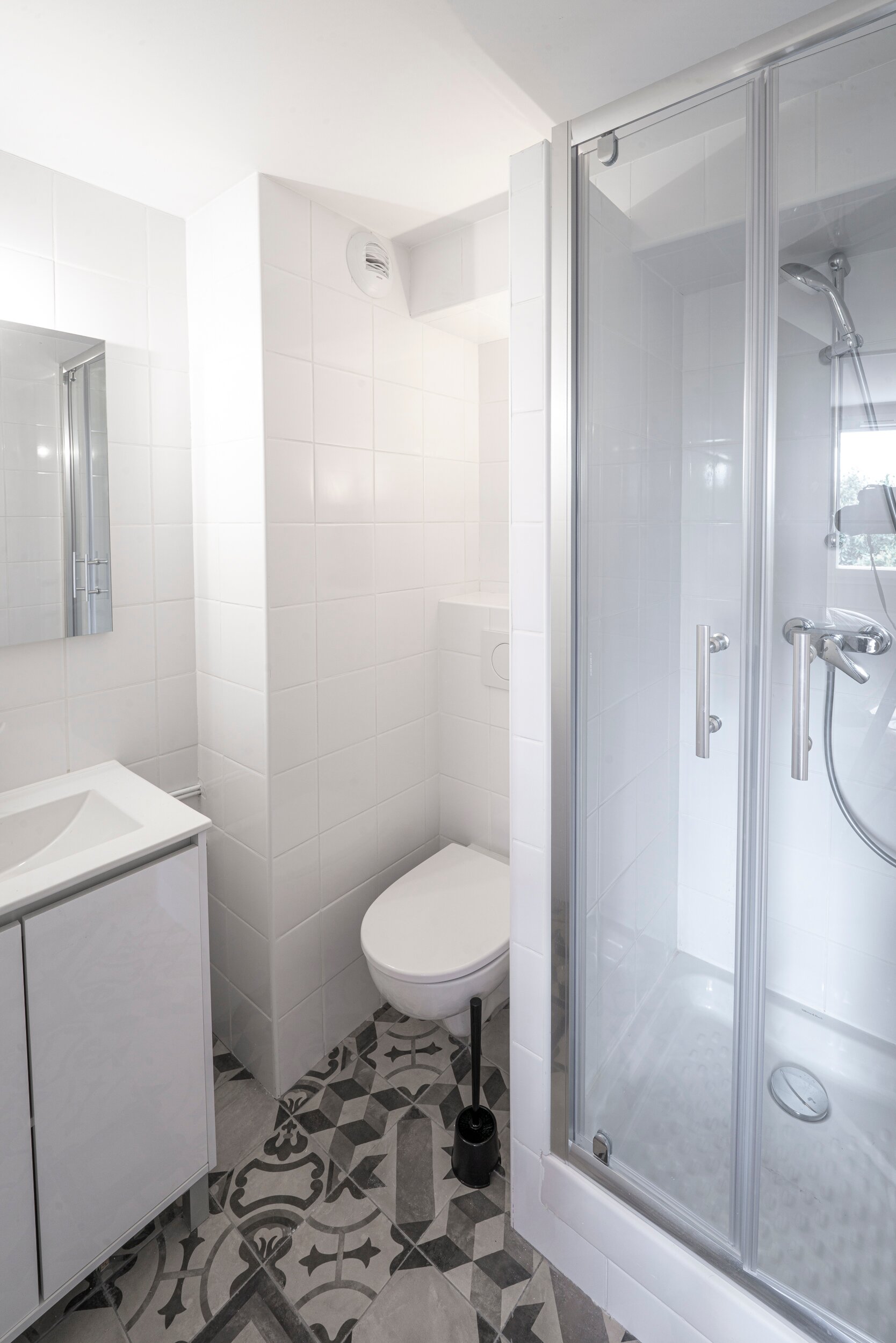 The Originals Access, Hotel Clermont-Ferrand Nord-浴室