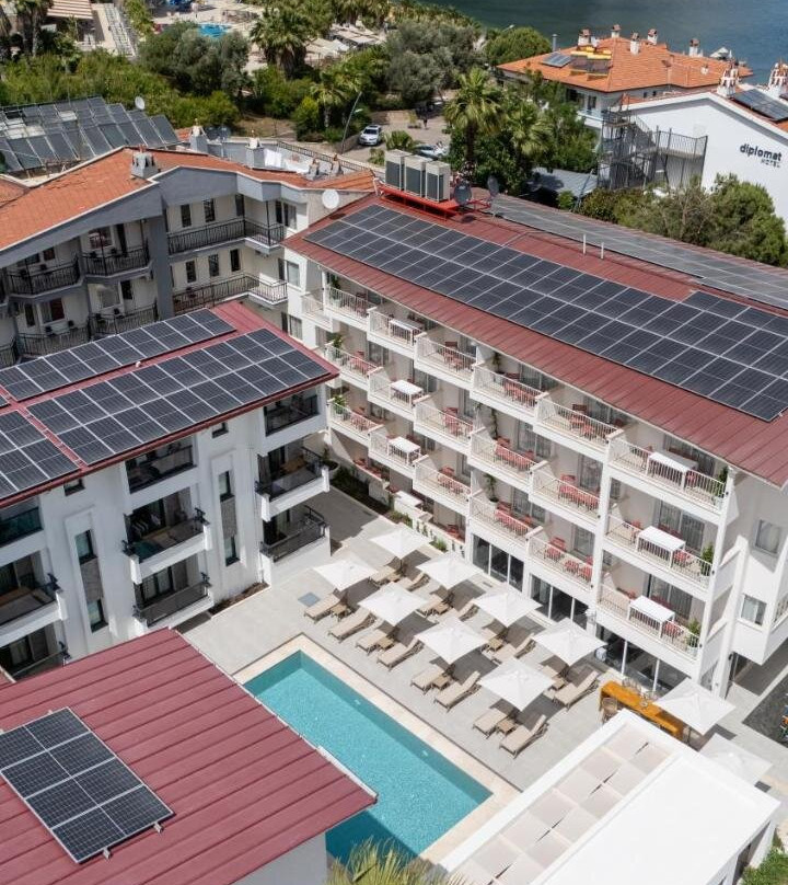 The Diplomat Apartments