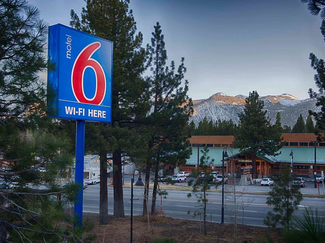 马姆莫斯湖6号汽车旅馆