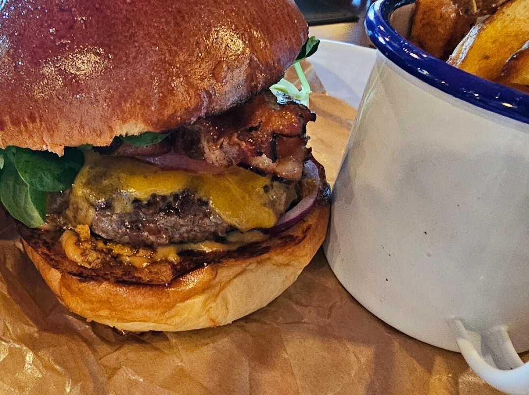 Mama's Burger