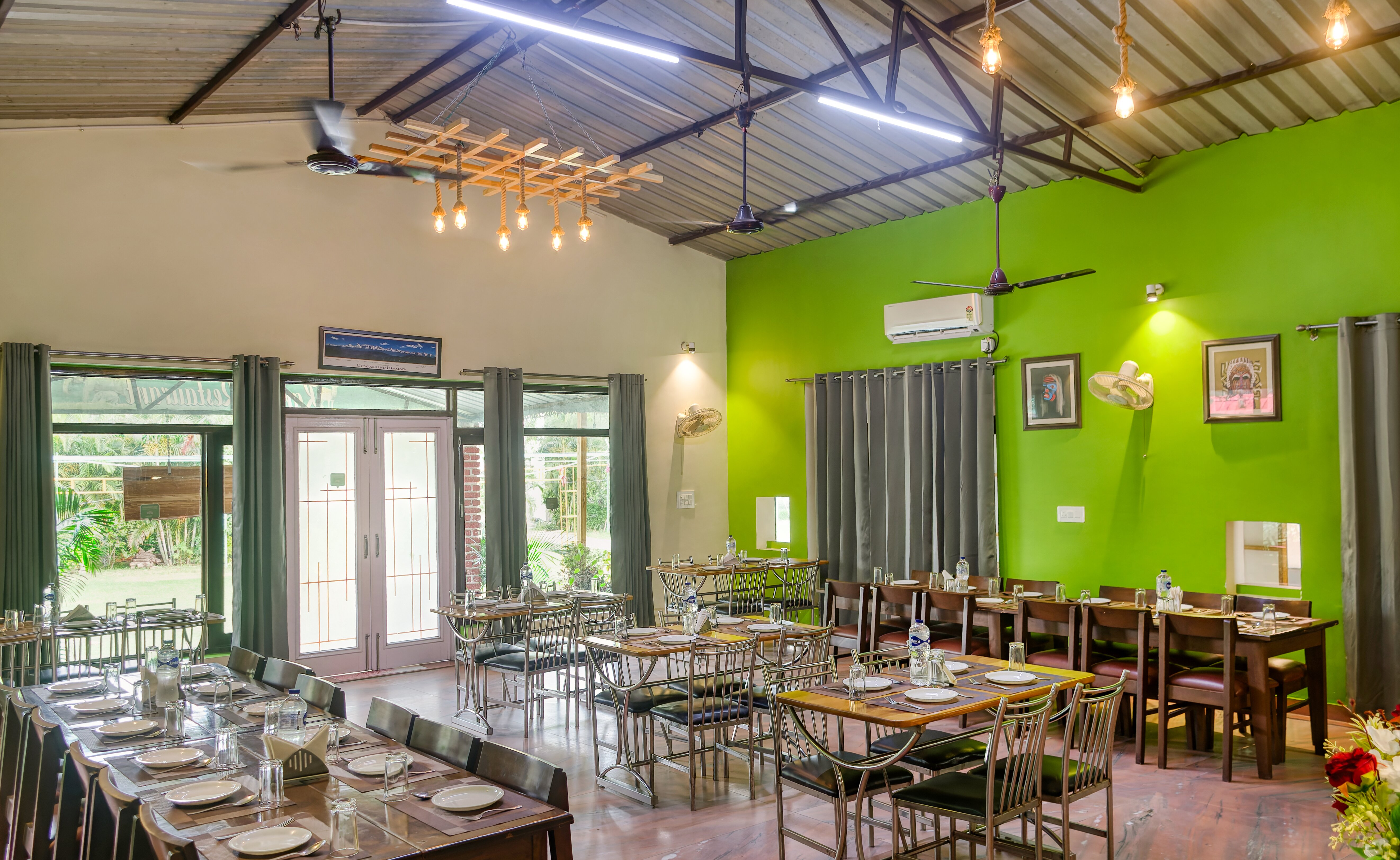 Karans Corbett Motel and Restaurant-餐饮