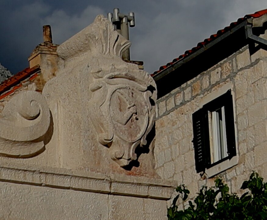 Baroque Fountain-玛卡沙必去景点