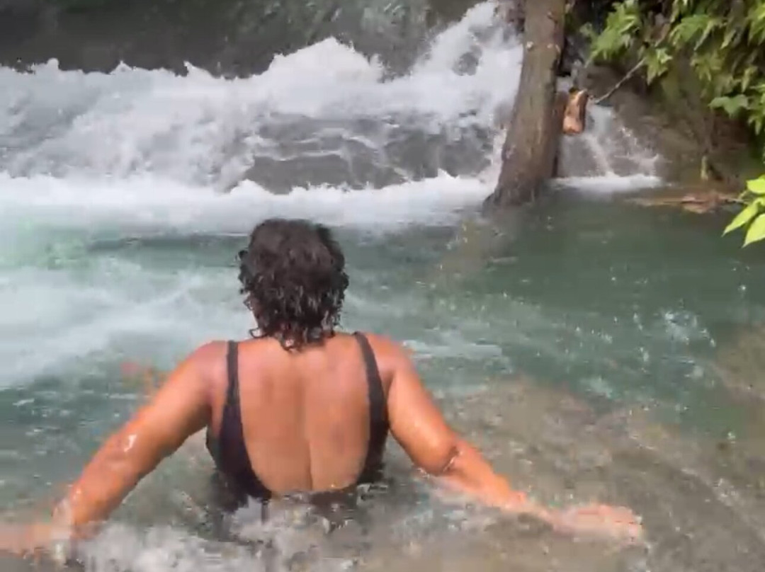 Benta River Falls-牙买加必去景点